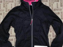 Lululemon卫衣与囚服的时尚碰撞：街头新潮流解析