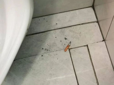 厕所透明化吸烟镜：创新科技引领卫生革命